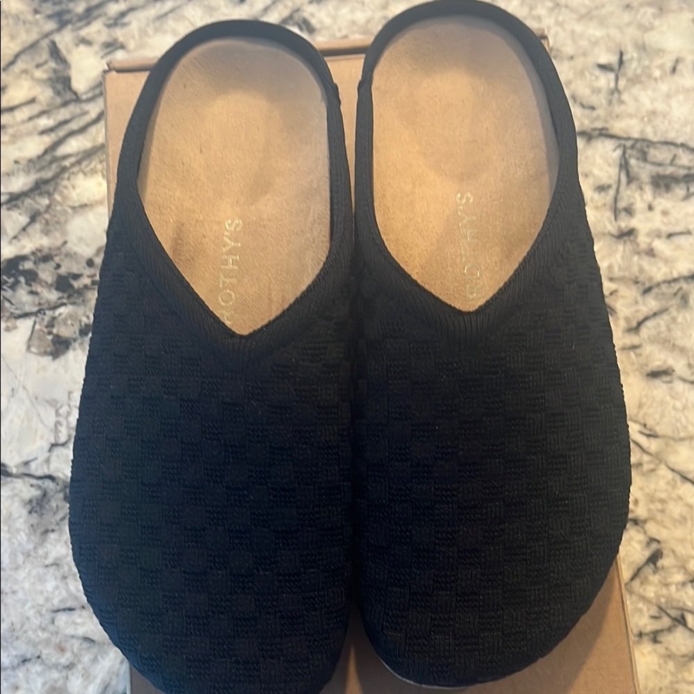 Black Women's Slip-On Shoes